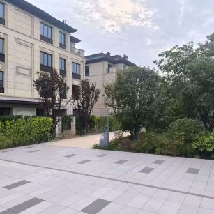 许昌 芝麻白与芝麻白搭配铺装，尺寸1200*600