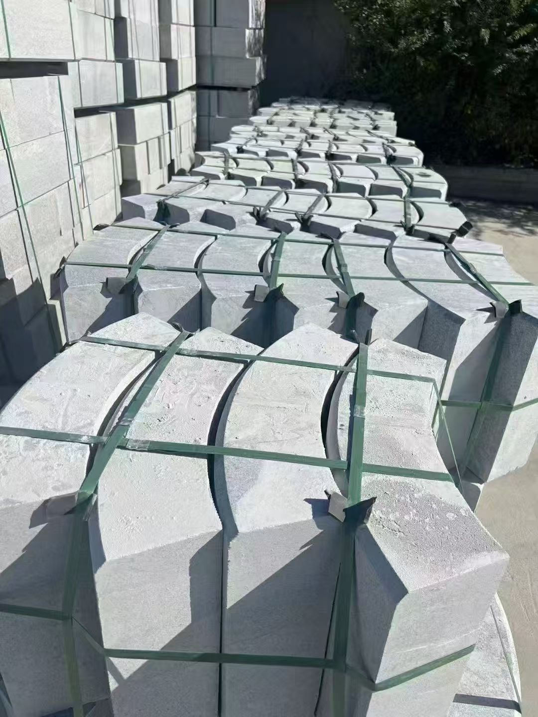 许昌 芝麻灰弧形路沿石