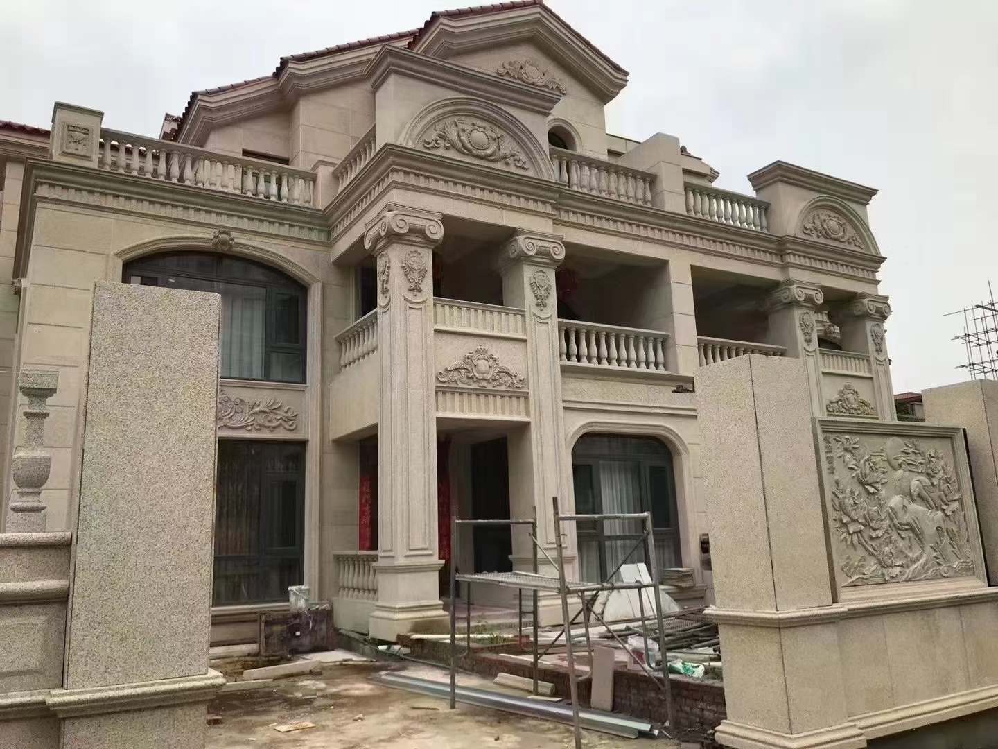 许昌黄金麻别墅外墙安装效果