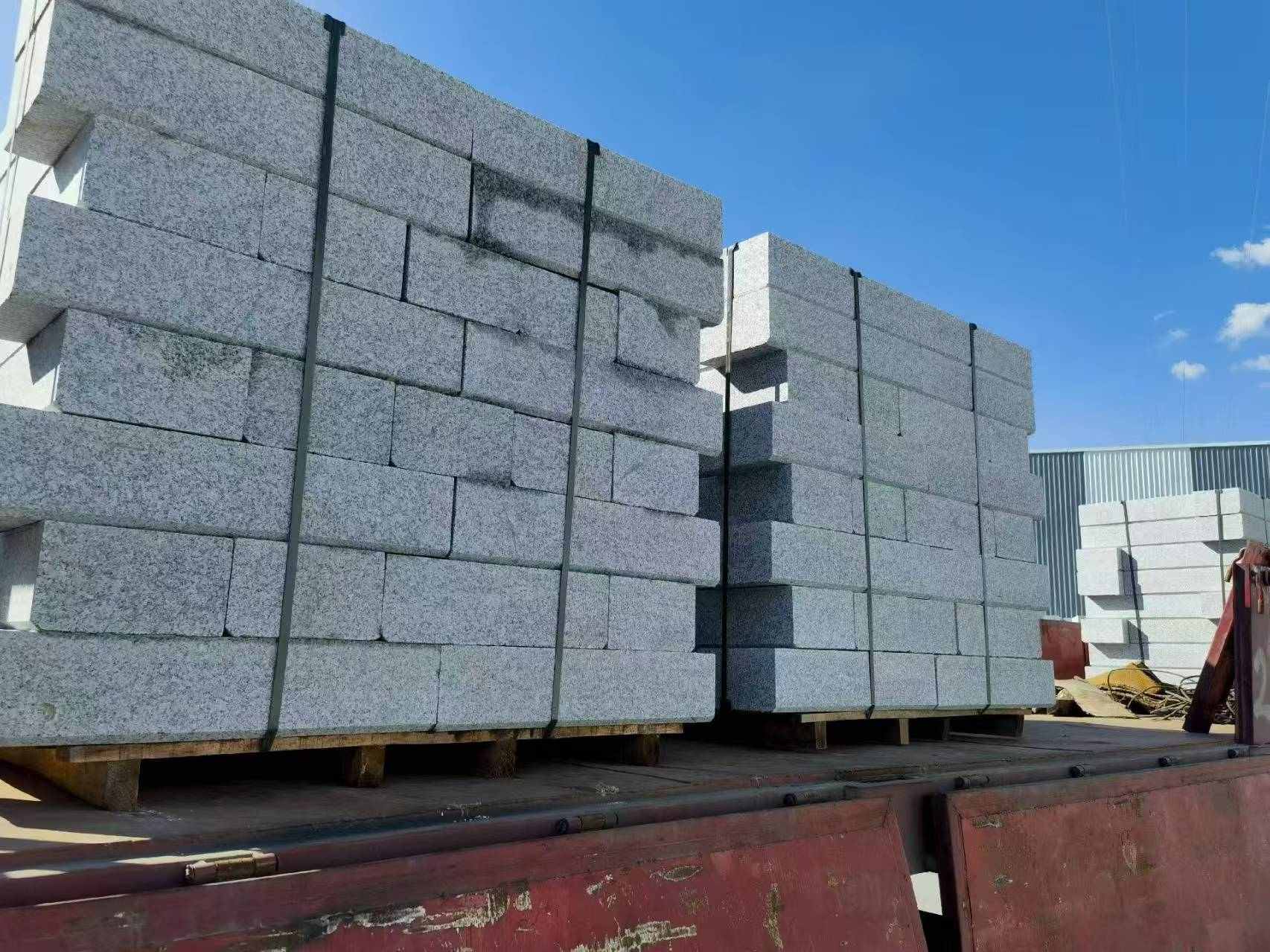 许昌 路沿石装车出货