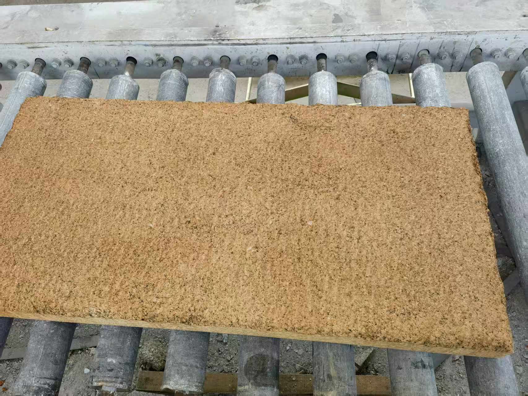 许昌 菠萝面老石板，做旧仿古石，流水线生产加工